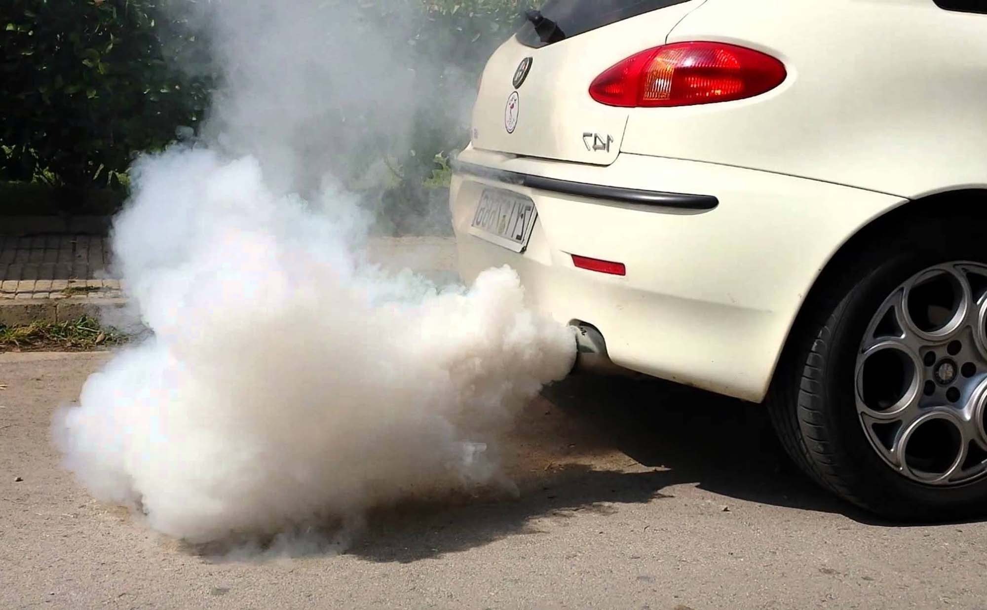 fumee-blanche-voiture