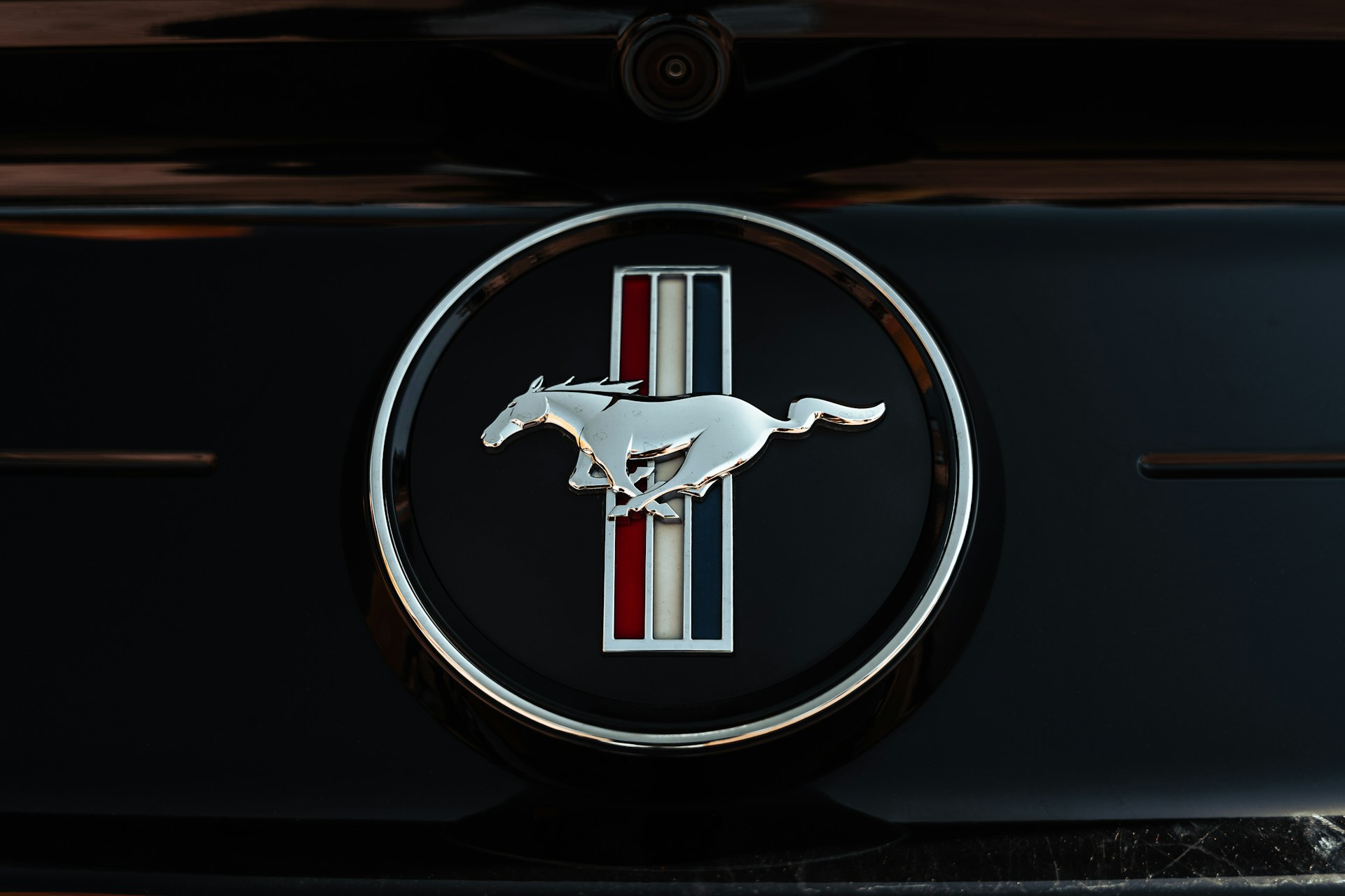 car-mustang-logo