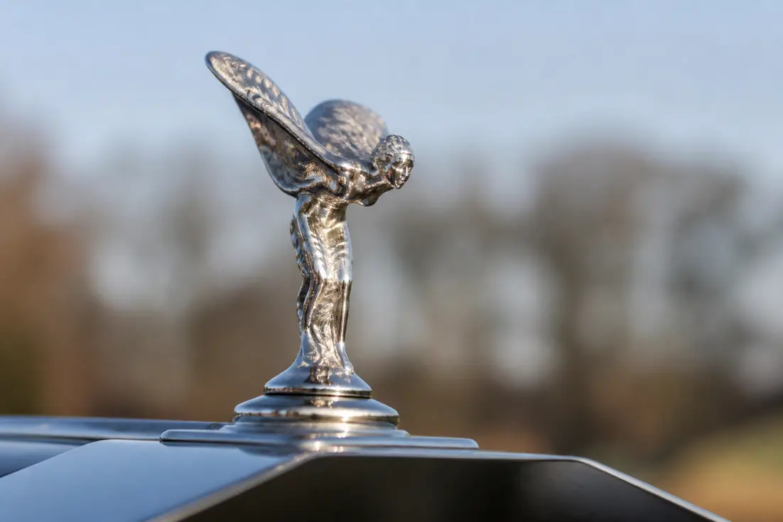 Logo Rolls-Royce : quelle histoire se cache derrière cet emblème ?