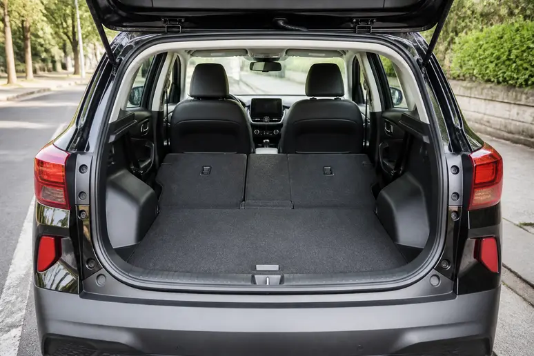 Volume du coffre d une Seat Ateca ouvert avec un plancher de chargement plat